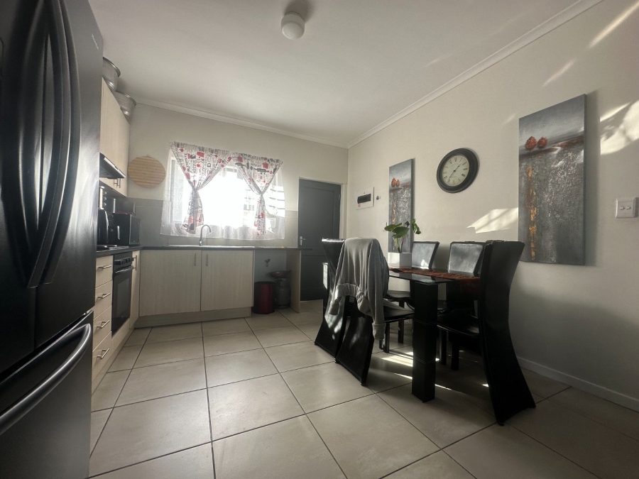 2 Bedroom Property for Sale in Parklands Western Cape